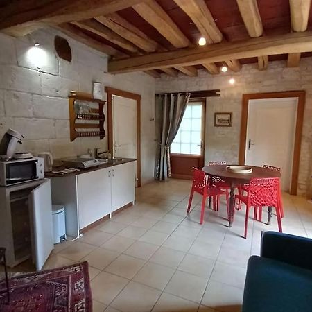 Le Logis De La Tour Villa Лудан Екстериор снимка